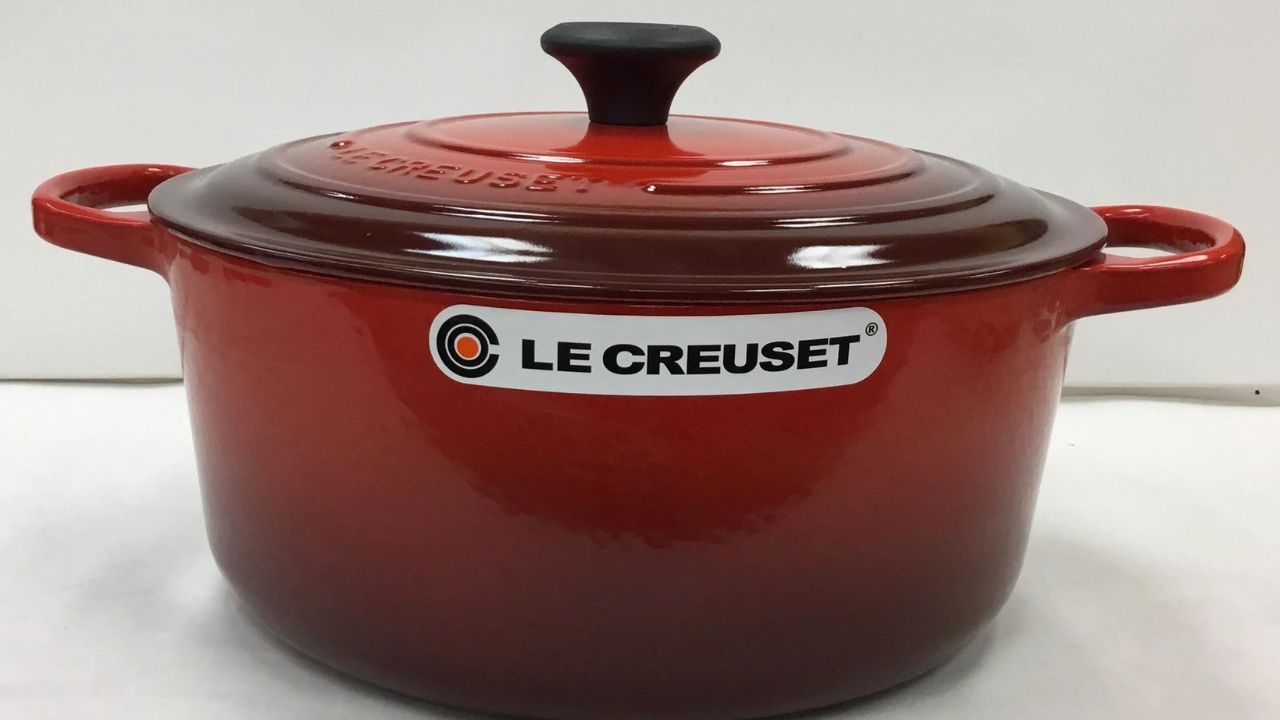 Le Creuset Risotto Pot Vs Dutch Oven [Which One To Pick?]